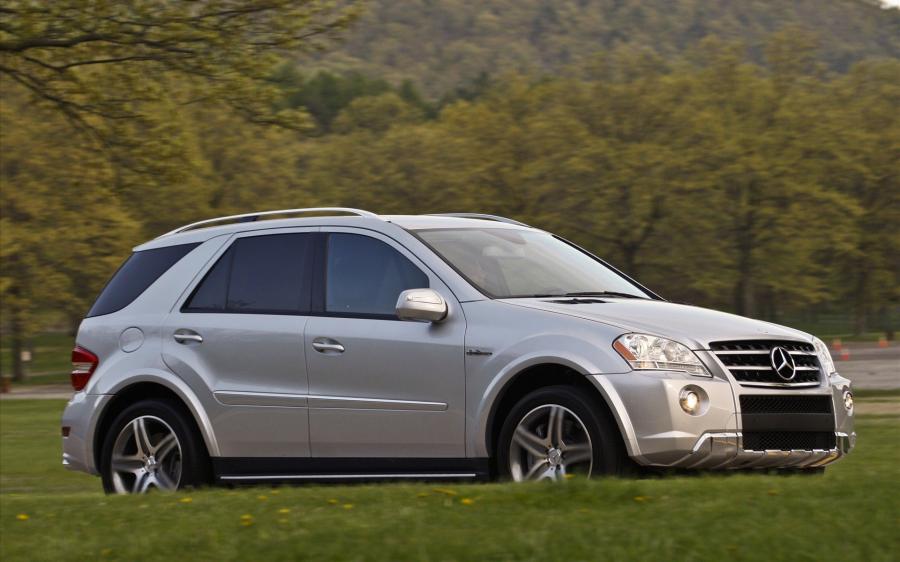  Mercedes-Benz ML63 AMG 2009 года  (фото 25 из 38)